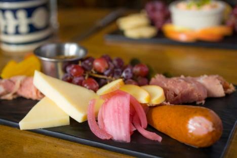 Chowning's Tavern Classic Ploughman's Platter